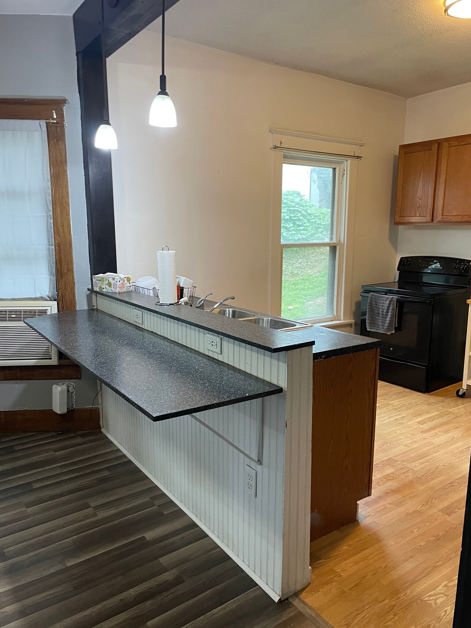 Building Photo - 1012 5th St