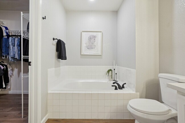 Building Photo - 4271 S Blackhawk Cir
