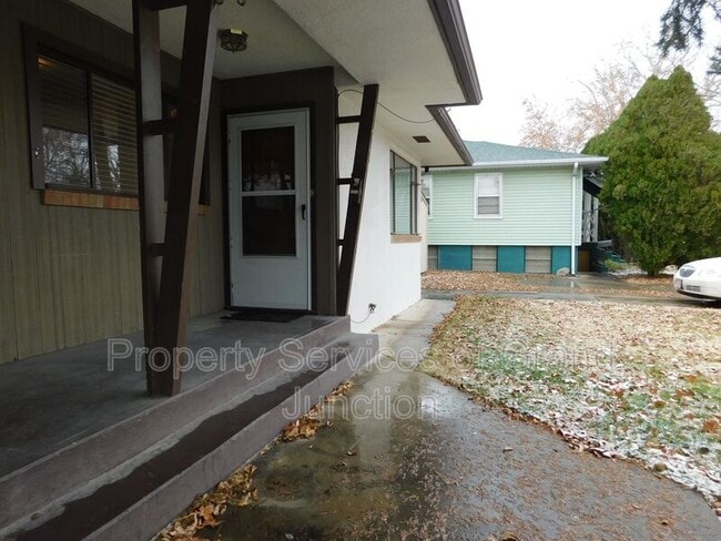 Building Photo - 742 Bunting Ave