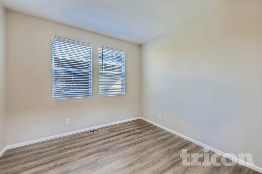 Building Photo - 4726 Helena St