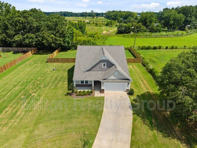 Building Photo - 217 Walker Grv Ln