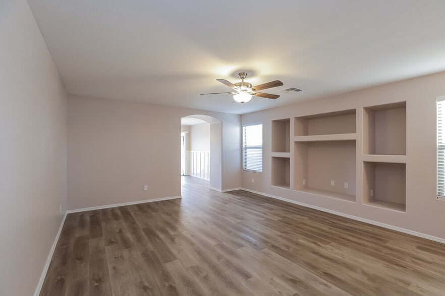 Building Photo - 7302 S 253rd Ave