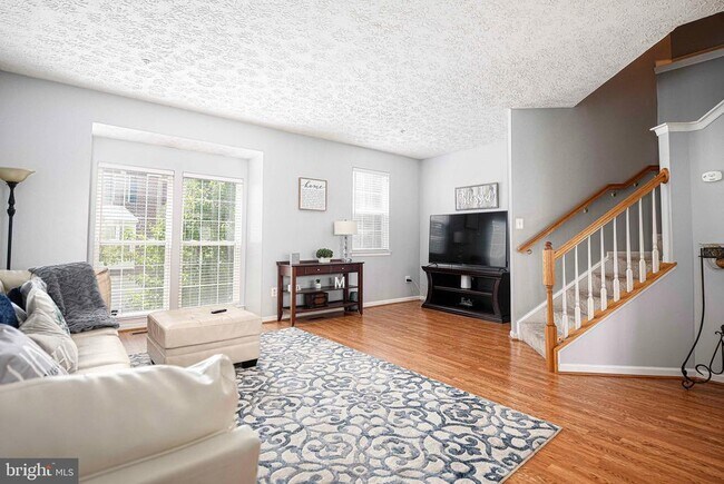 Building Photo - 9736 Morningview Cir