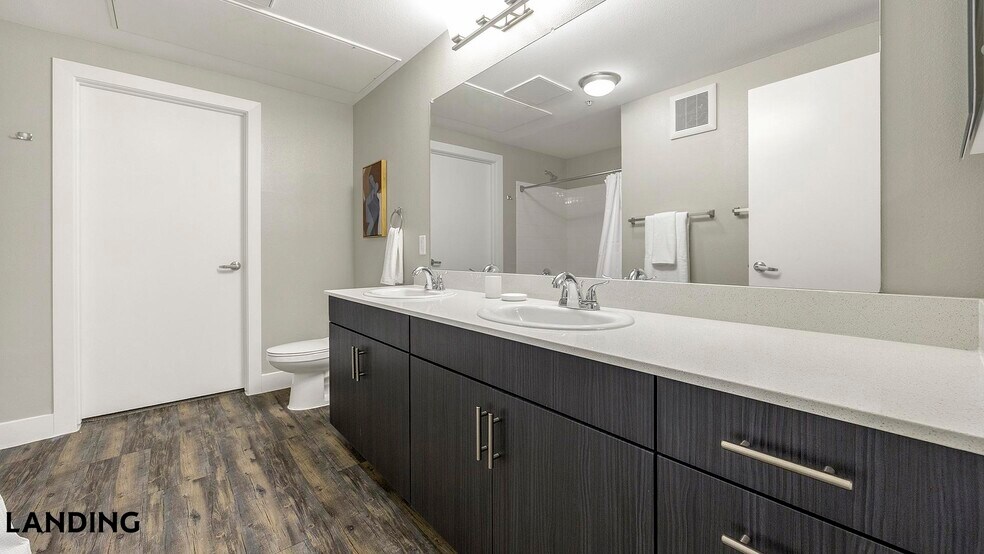 Building Photo - 1000 S Broadway