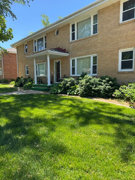 Building Photo - 3490 S 82nd St