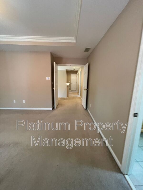 Building Photo - 4916 Durley Ln SE