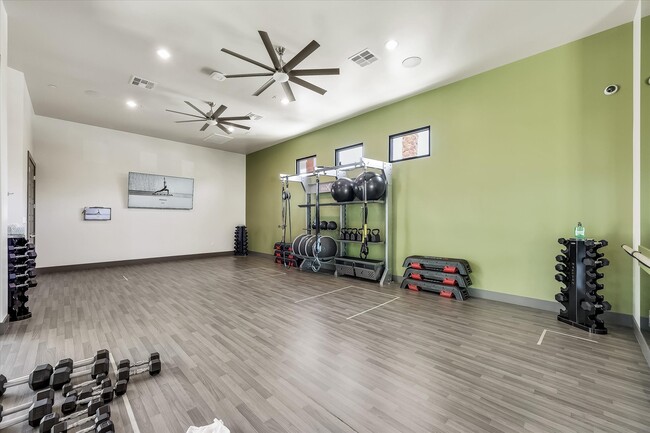 Building Photo - 11236 Rainbow Peak Ave