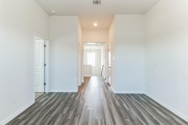 Building Photo - 13745 Fallsprings Way