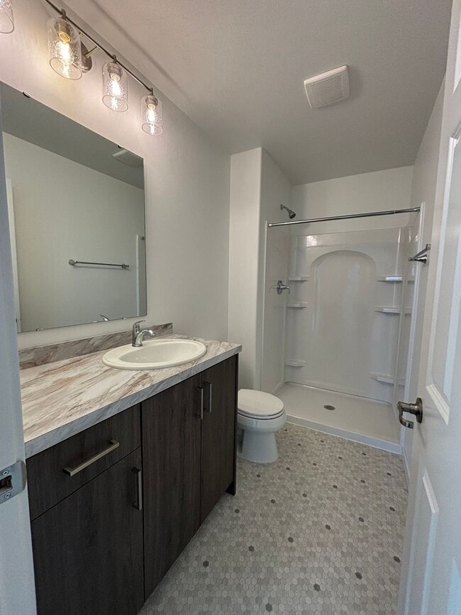 Building Photo - 3 Bedroom 3 Bathroom Townhomes