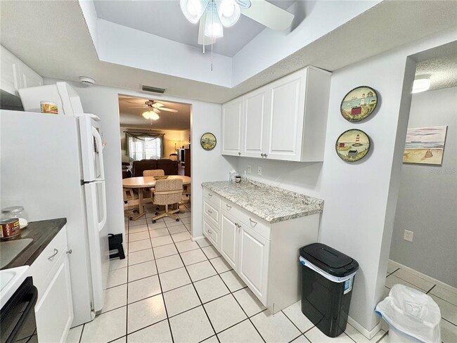 Building Photo - 3064 Lake Bayshore Dr