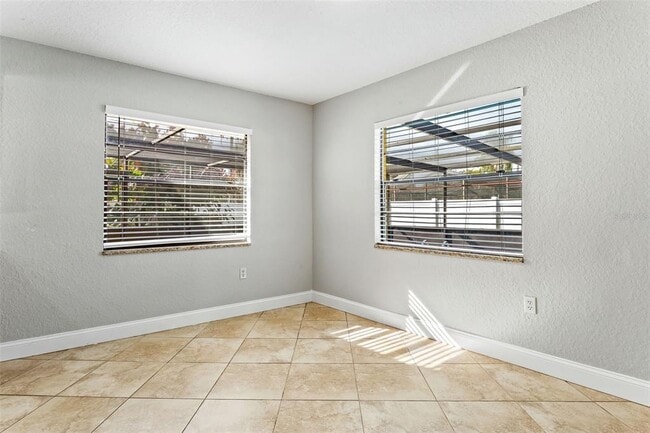Building Photo - 8005 Pepperidge Ln