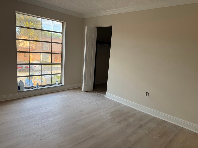 Building Photo - 7170 Fairway Dr