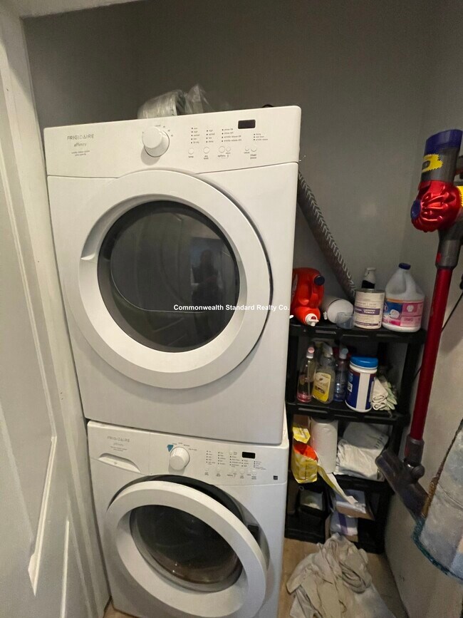 Building Photo - 19 Marney St