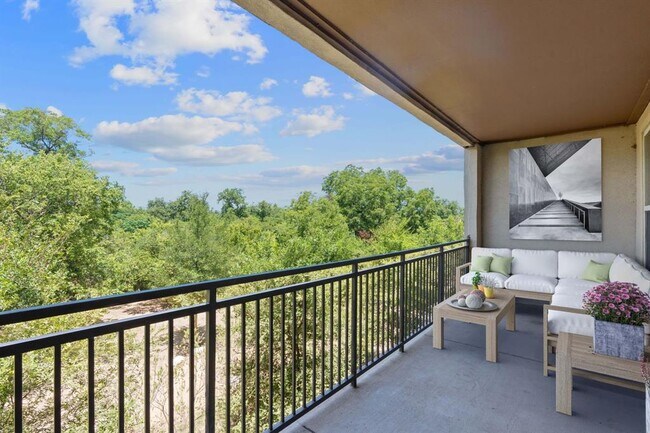 Building Photo - 1900 Barton Springs Rd