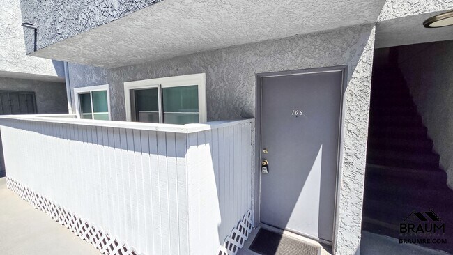 Building Photo - 2 BEDROOM  IN NOHO ARTS