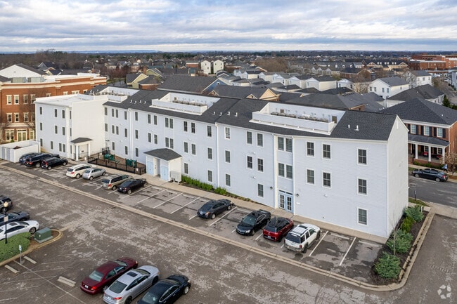 Building Photo - The Delphinium Apartments