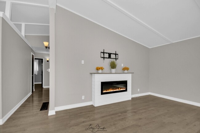 Building Photo - 217 Sherman Ave