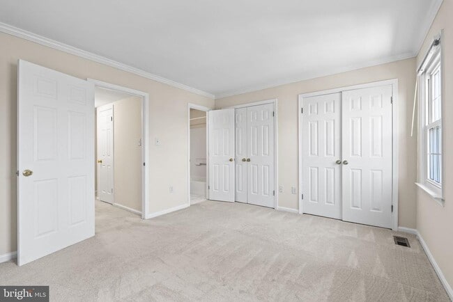 Building Photo - 786 N Vermont St