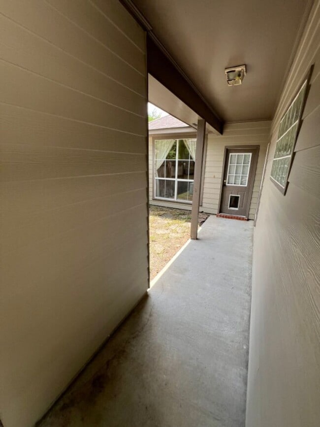 Building Photo - Beautiful 3BR Home in Sought-After Beau Pré off River Rd – Open Floor Plan & Fenced Yard!