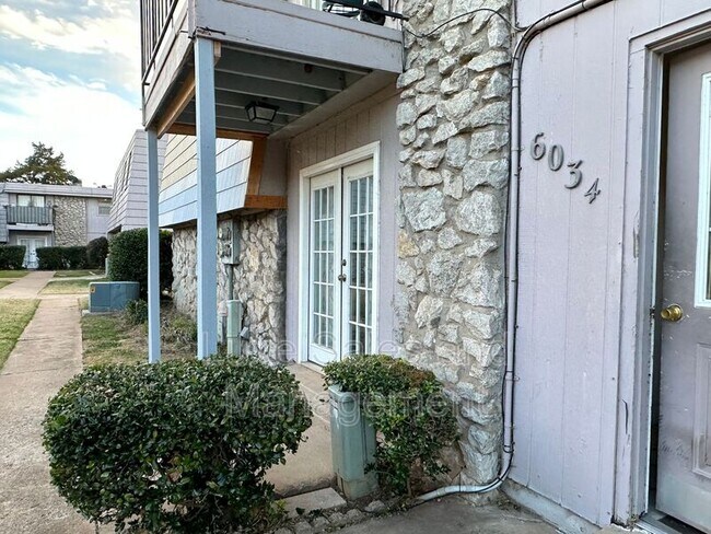 Primary Photo - 6034 NW Expressway