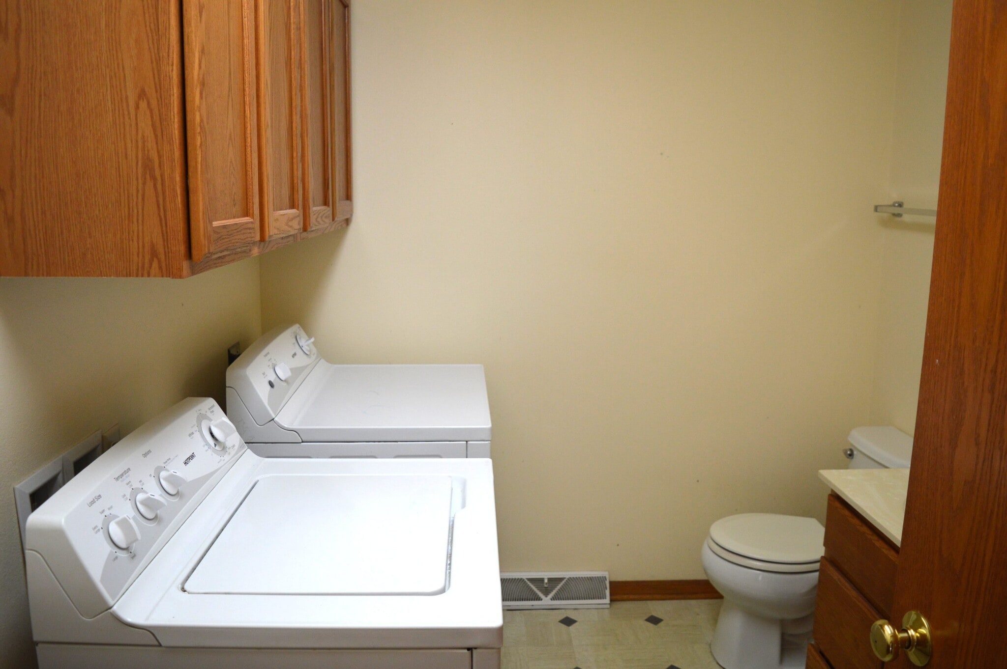 Building Photo - 1121 Union Rd