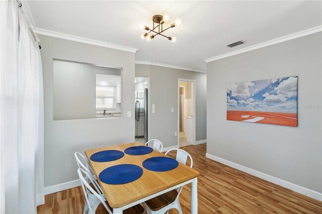 Building Photo - 5020 Live Oak Cir