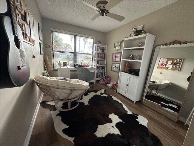 Building Photo - 6657 Paul Mar Dr