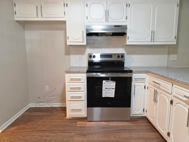 Building Photo - 3 Apache Dr