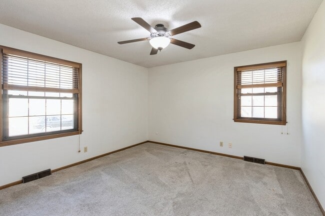 Building Photo - 7405 W 74th St