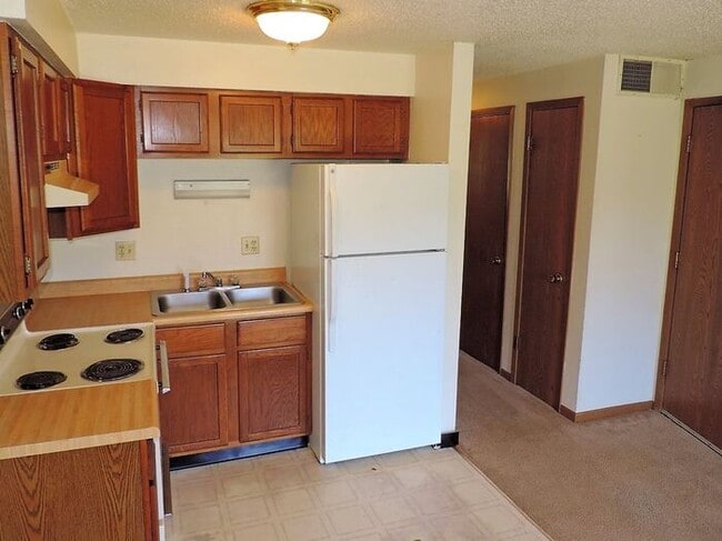 Building Photo - $900 | 1 Bedroom, 1 Bathroom Condo | No Pets | Available for August 1st, 2026 Move In!