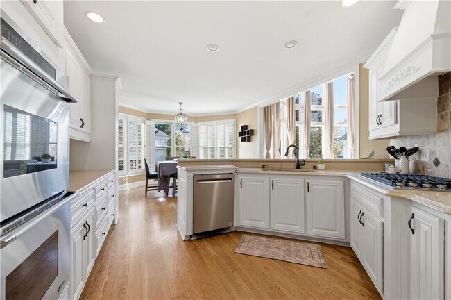 Building Photo - 200 Azalea Cove Ln