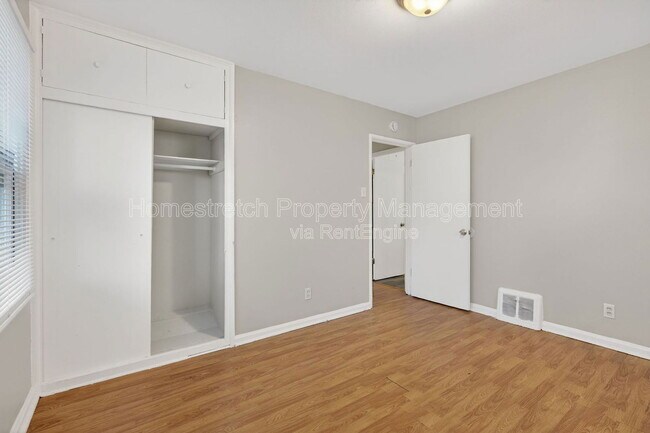 Building Photo - 9855 Medford Dr