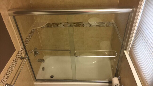 Building Photo - 97 Tichenor St