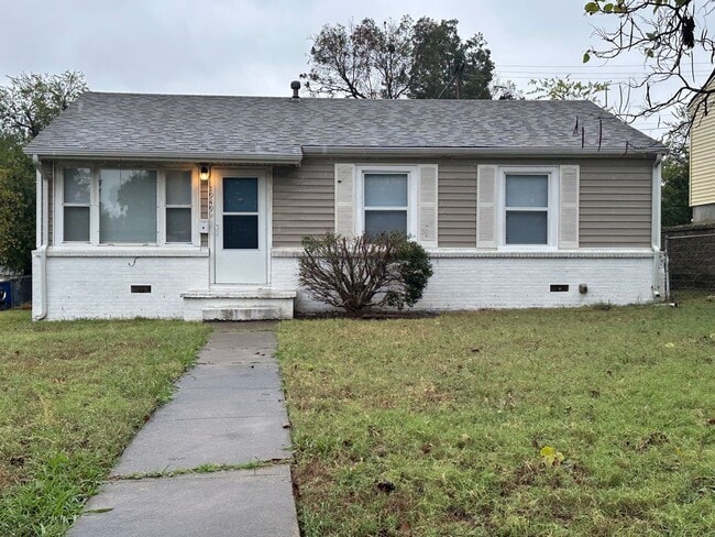 Primary Photo - 2 bed, 1 bath home in the Carbondale triangle