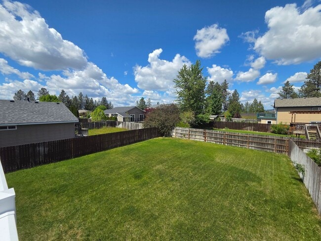Building Photo - $2,695 - 3 Bed / 2 Bath Beautiful and Spacious Home with a Fully Fenced backyard