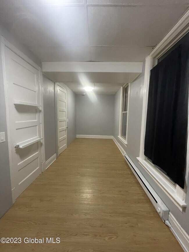 Building Photo - 198 4th St