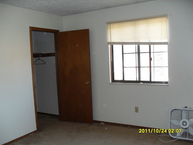 Building Photo - 4851 Moreland Dr W