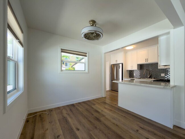 Building Photo - 316 N Kenwood St