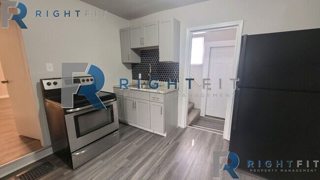 Building Photo - Stop! Look no further. Make this rental property, yours!