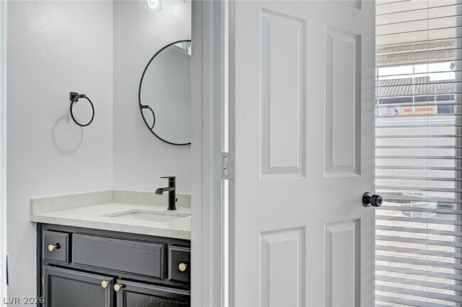 Building Photo - 2817 Via Florentine St