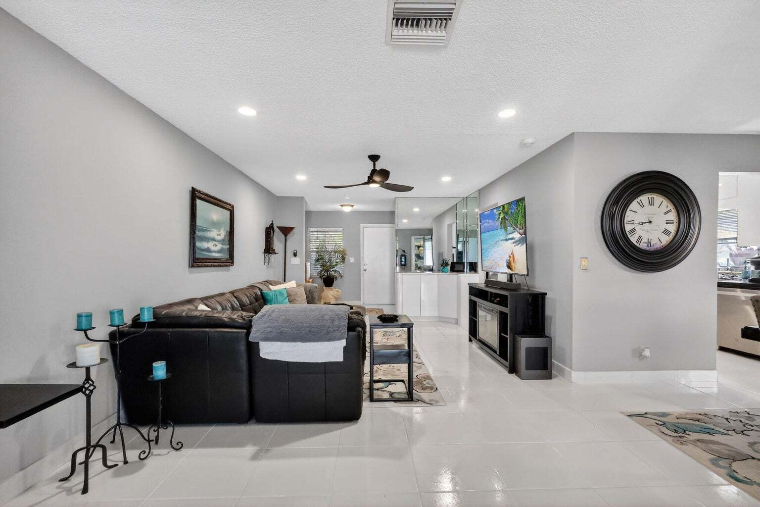 Building Photo - 6357 Overland Dr