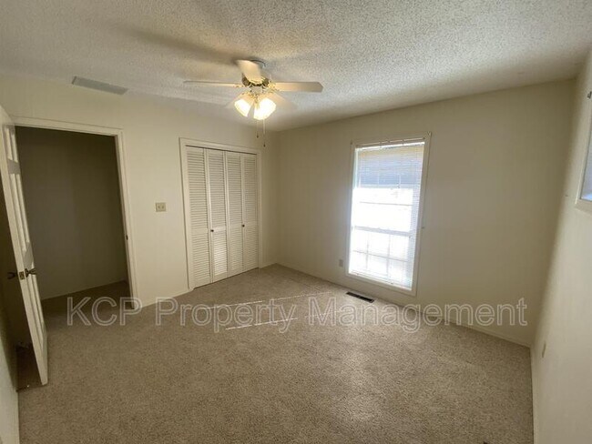 Building Photo - 7601 Oxford Pl