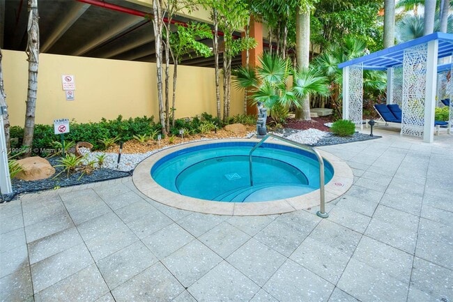 Building Photo - 2775 NE 187th St