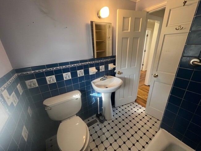 Building Photo - 8020 Hwy 43