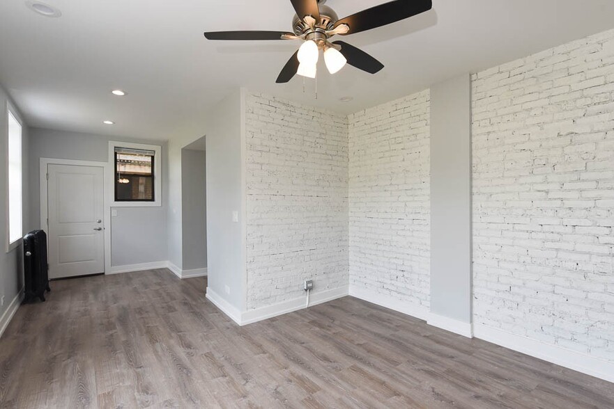 Building Photo - 1704 W Juneway Terrace