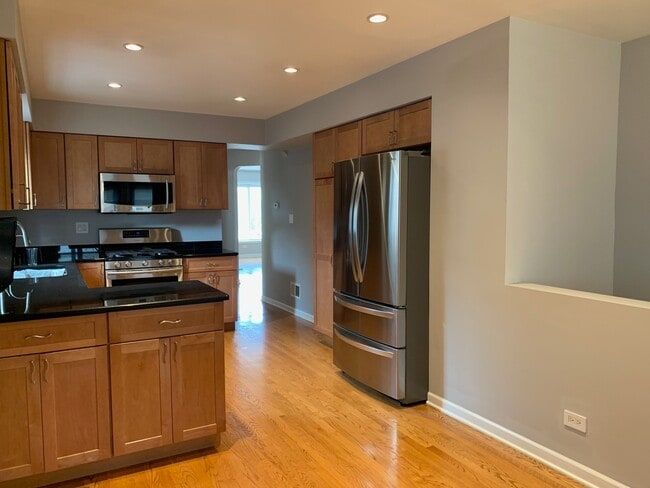 Building Photo - 7621 W Norridge St