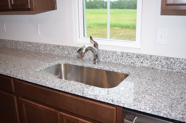Building Photo - Modern 3-Bedroom Townhome in Desirable Bear Park