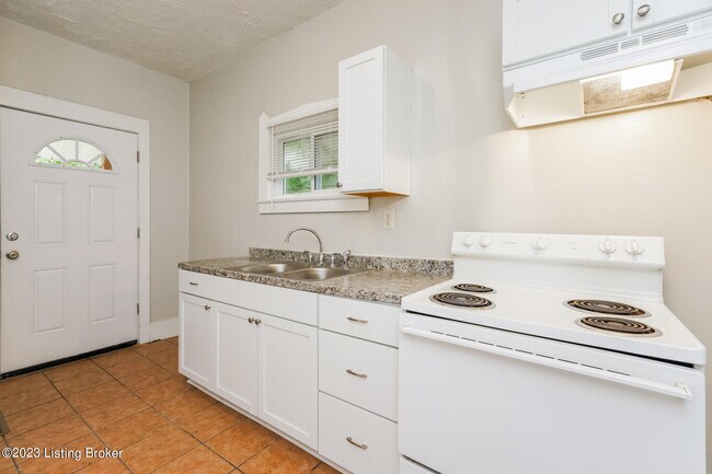 Building Photo - 1700 Bolling Ave