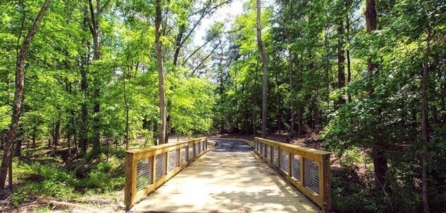 Building Photo - 639 Blue Juniper Cir