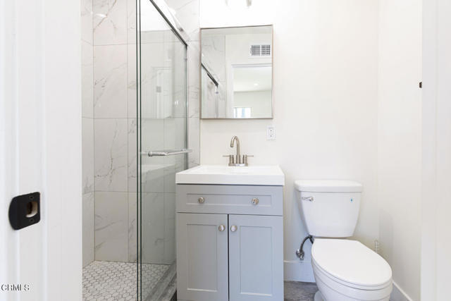 Building Photo - 8536 Tampa Ave